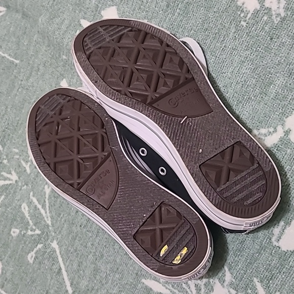 Converse size 9 - Picture 3 of 4